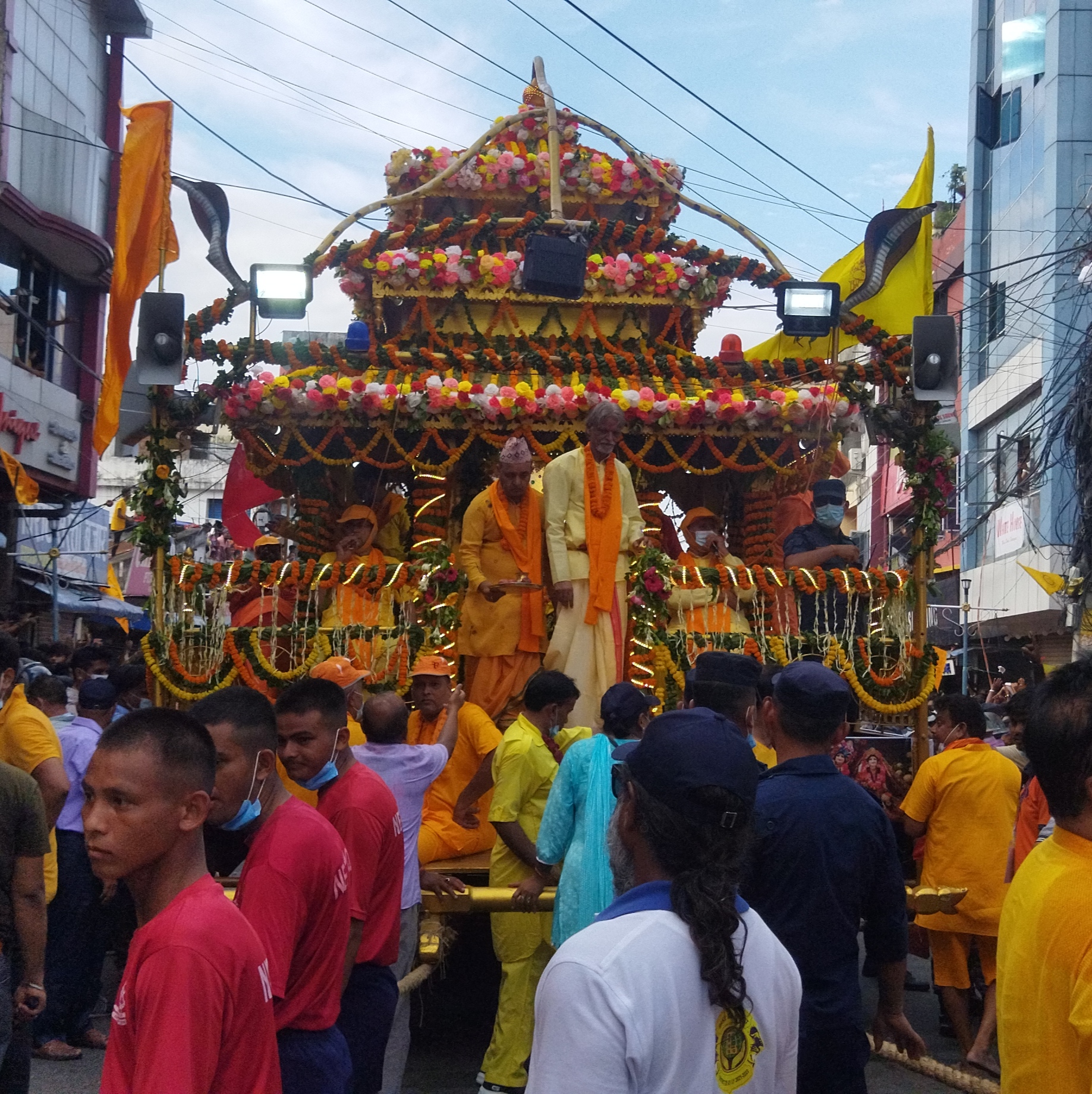 विराटनगरमा राधाकृष्णको रथयात्रा